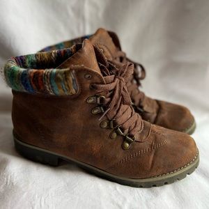 Women’s Fashion Lace up Boot